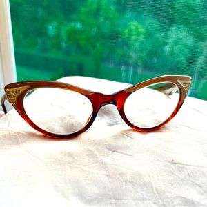 VINTAGE EYEGLASSES